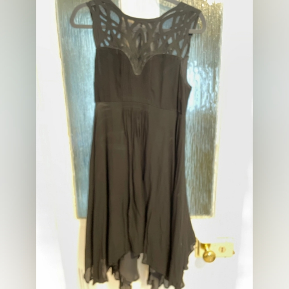 Mint Velvet Black floaty evening dress - Picture 5 of 5